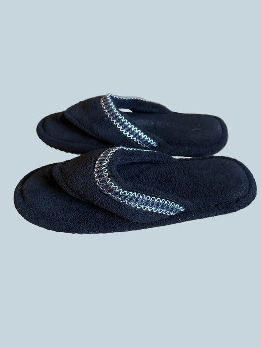 Men Women Slipon Shoe Slippers. Second hand. Size 40