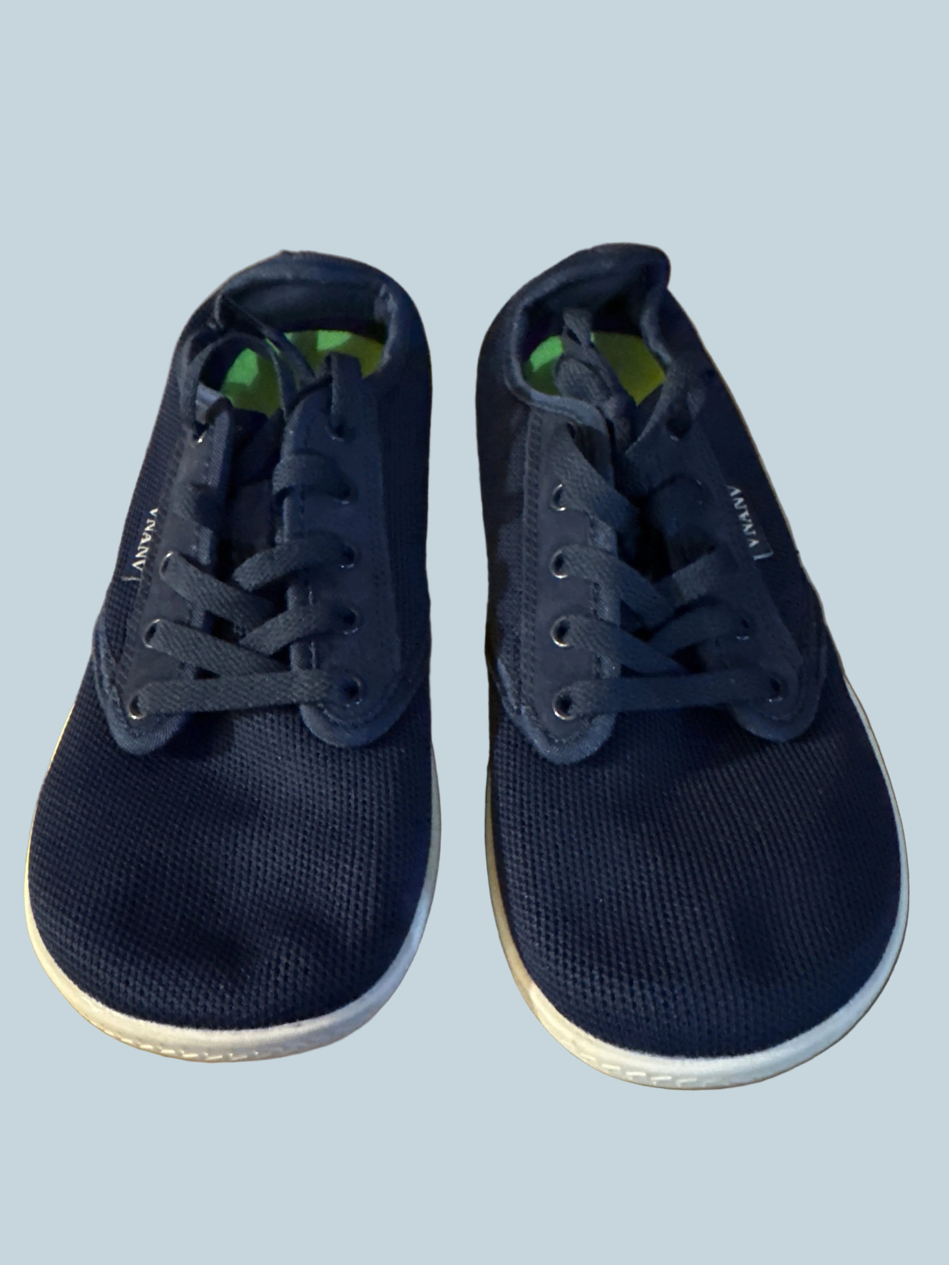 Vnanv. Men Wide Barefoot Walking Shoe. Secondhand.  Size 39