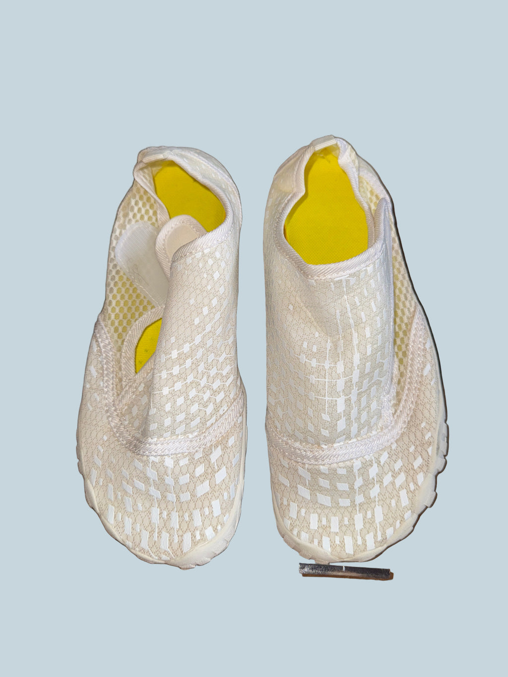 Men Women Water Shoe. Secondhand. Size 6-7