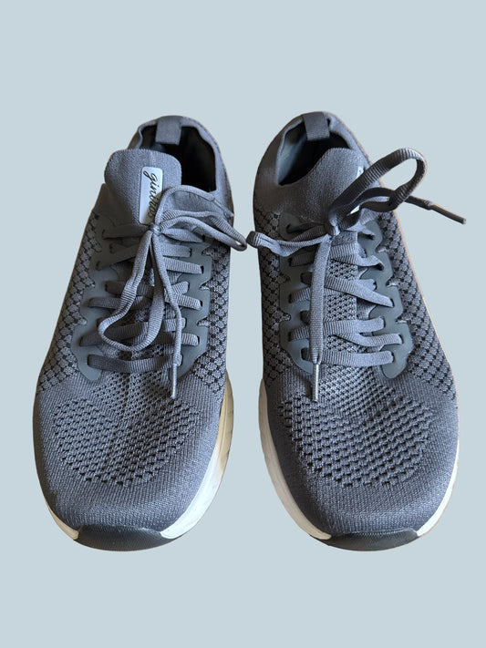 Giniros Men Women walking/ Running Shoe Sneakers. Like New. Size 41