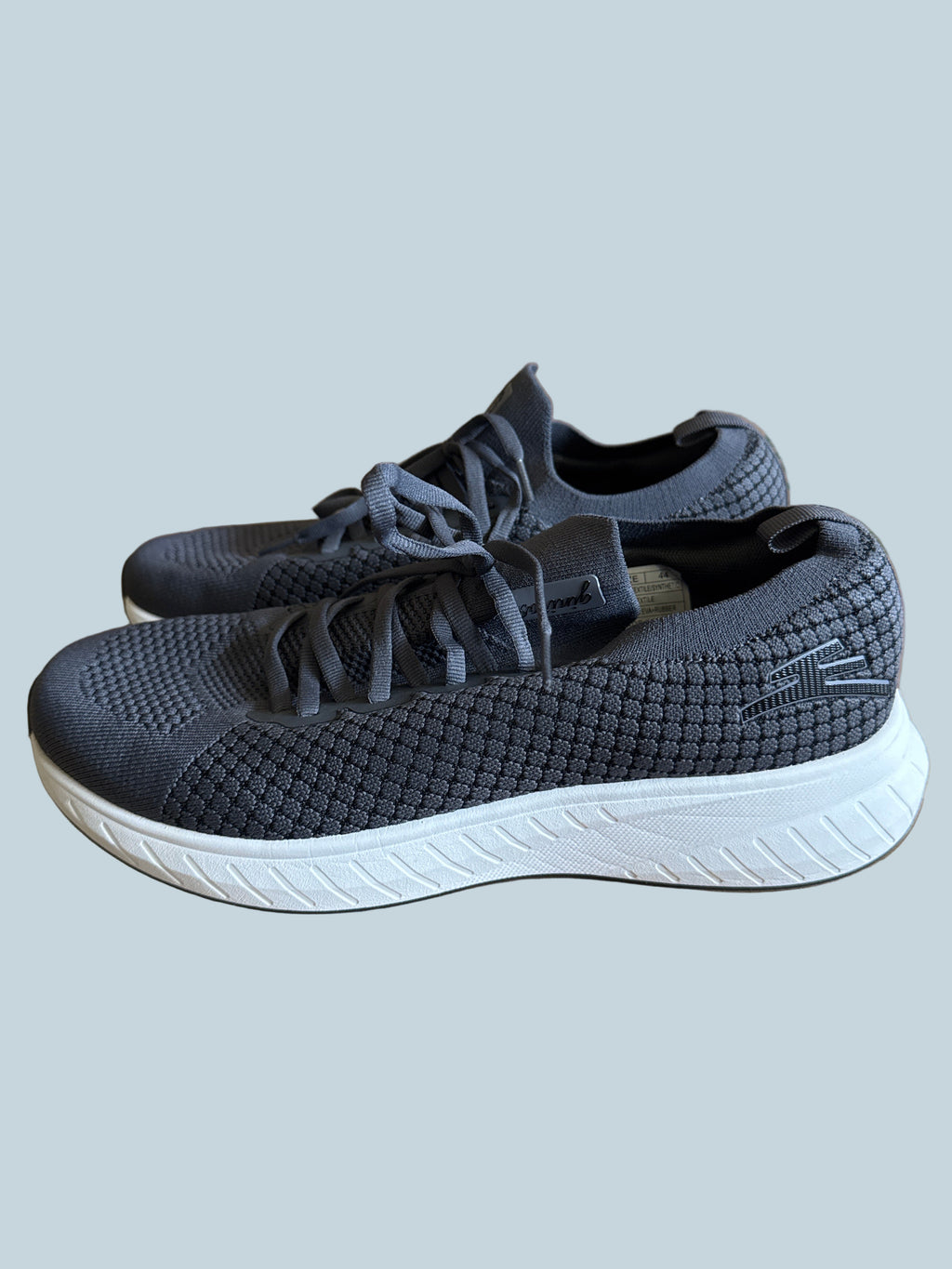 Giniros Men Women Walking/ Running Shoe. Like New. Size 44