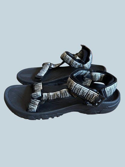 Men Women Hiking Sandals. Like New. Size 6