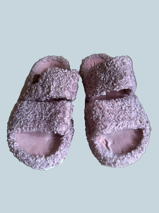 Women Slipon Shoe Slippers. Secondhand. Size  9-10