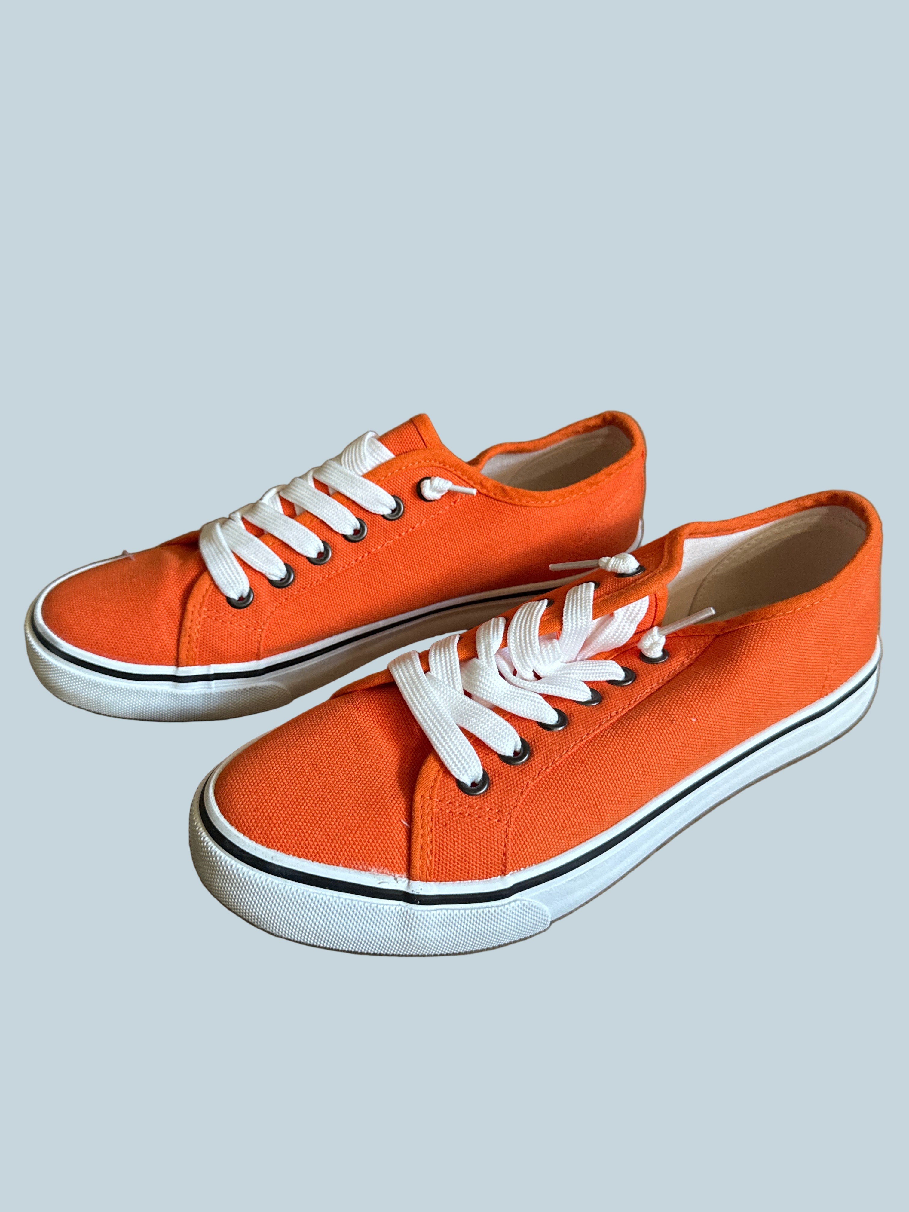 Men Women Canvas Shoes Sneakers. Like New. Size 8