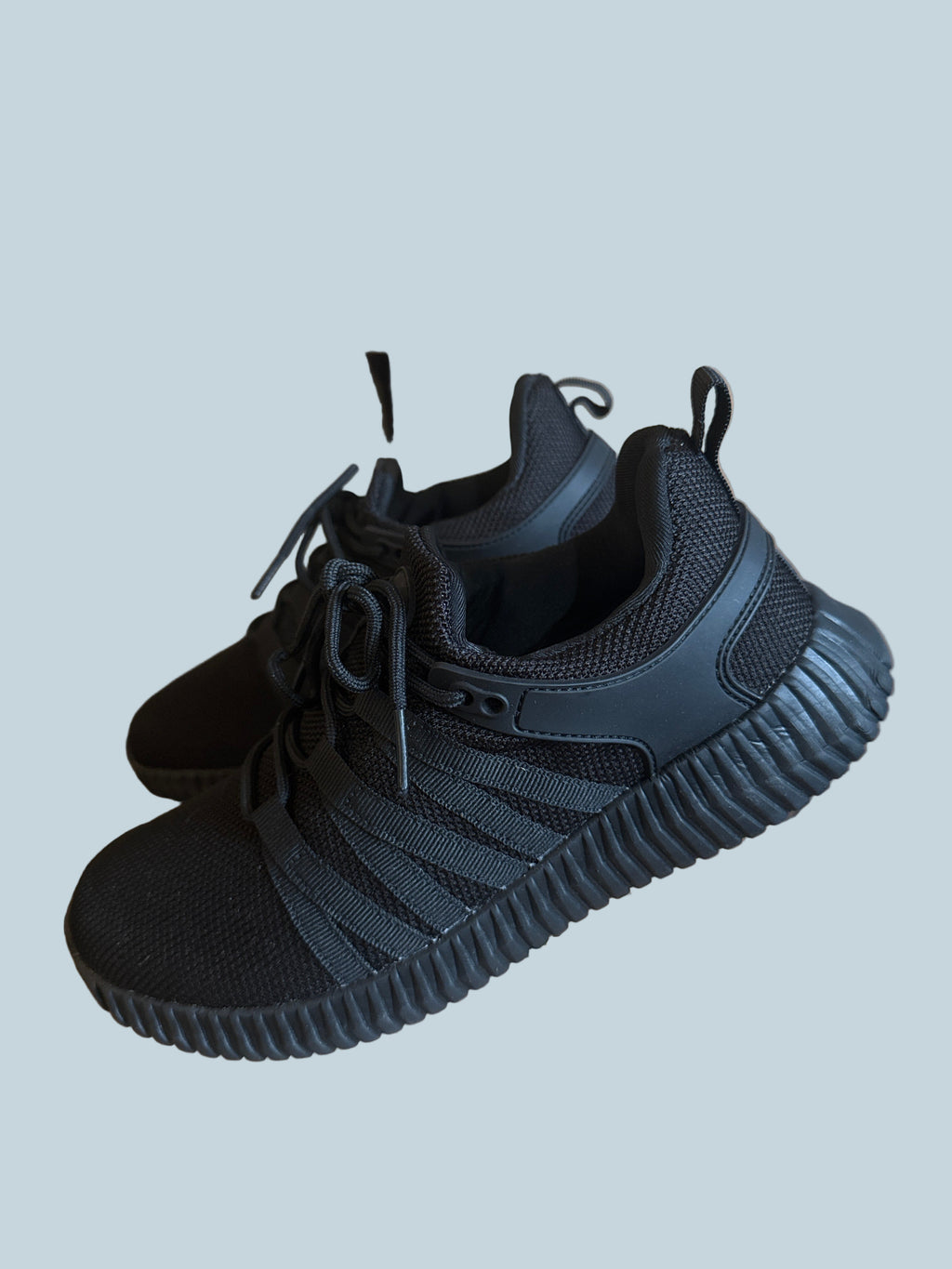 Taquco Men Walking Shoe Sneakers. Like New. Size 8