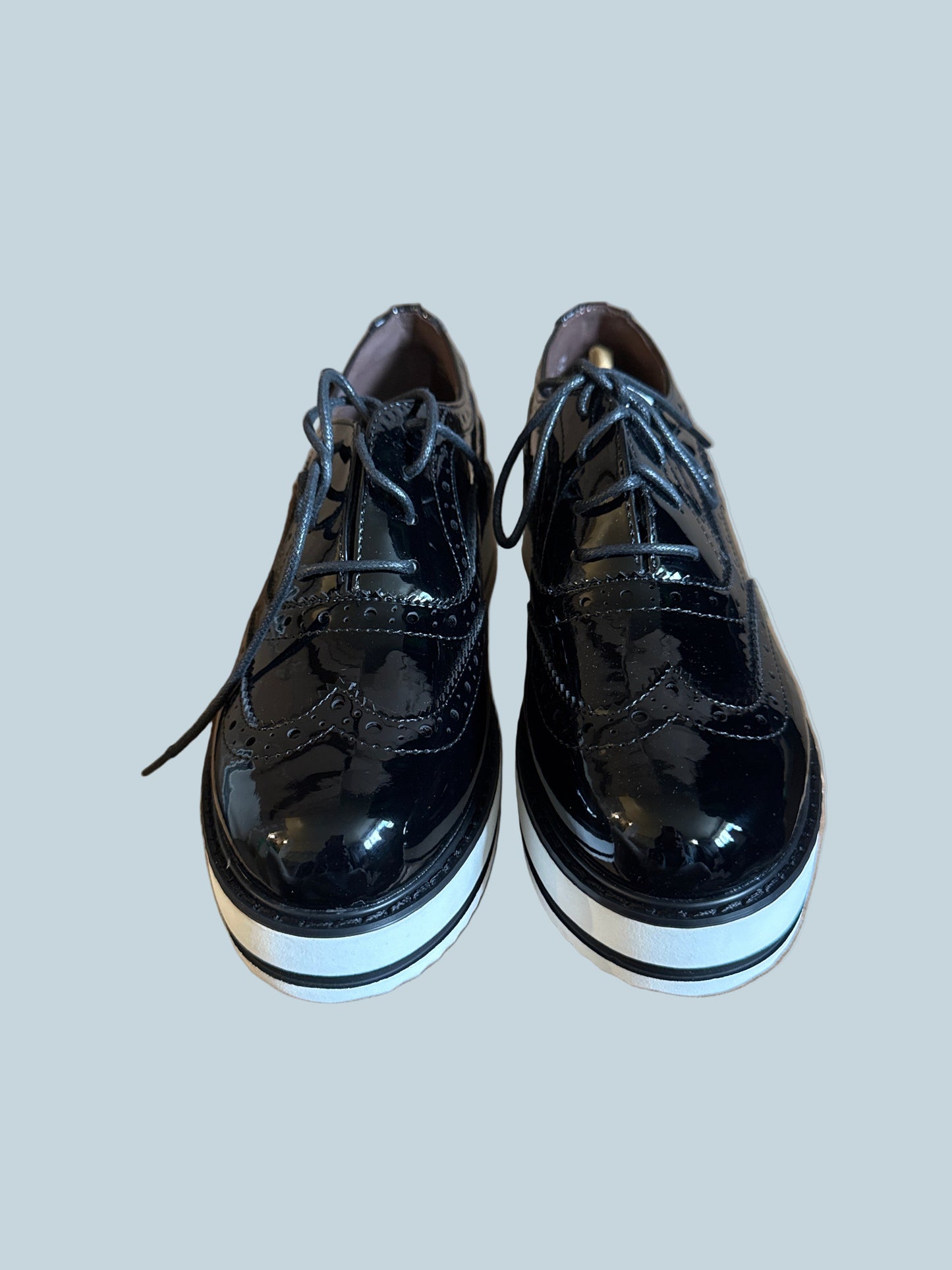 Dream Pairs Women Dress Shoe. Like New. Size 8