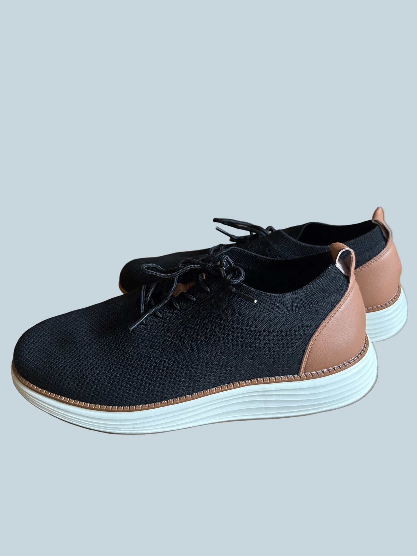 Vilocy Men Casual Walking Shoe. Like  New. Size 44