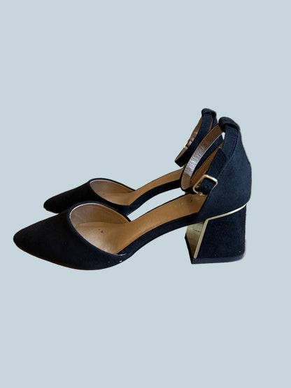 BCTEX COLL Women Block Heeled Pump Shoe Ankle Strap. Like New. Size 7