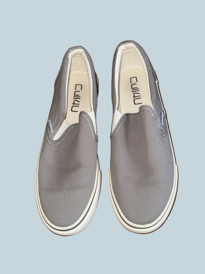 Cull4U Men Slipon Shoe Canvas. Second hand. Size 8.5