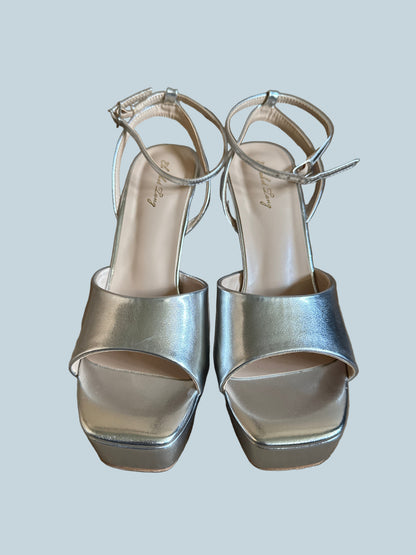 Elisabet Tang Women High Heeled Sandals Shoe. Secondhand. Size 8