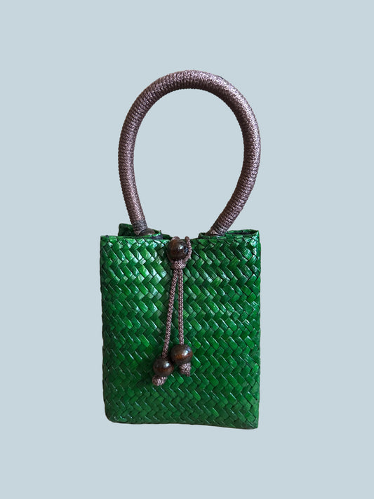 Hand-woven mini straw bag. Like New. Green