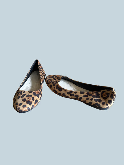 Women Ballet Flat Shoe. Like New. Size 40