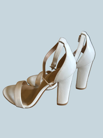 Ankis Women Heeled Shoe Sandals. Secondhand. Size 7