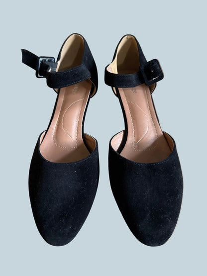 Enelauge Women Block Heeled Pump Shoe. Secondhand. Size 46