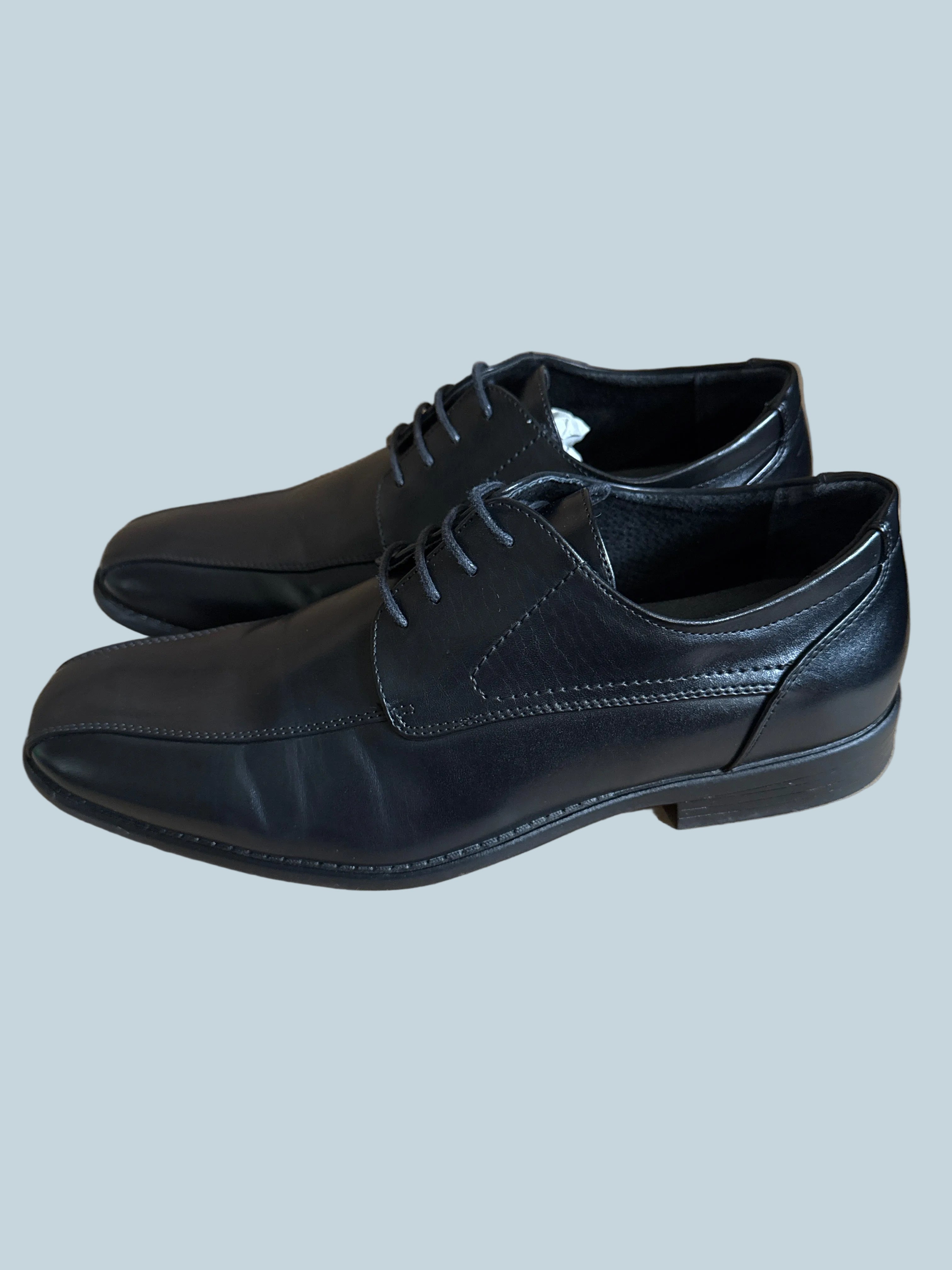 Bruno Marc Men Dress Shoe. Secondhand. Size 10.5