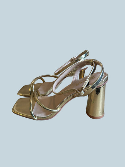 Rinongz Women High Heeled Sandals. Like New. Size 9.5