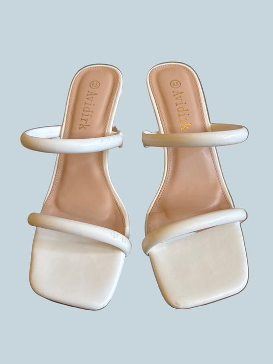 Avidirk Women Heeled Slide Sandals. Secondhand. Size 6.5