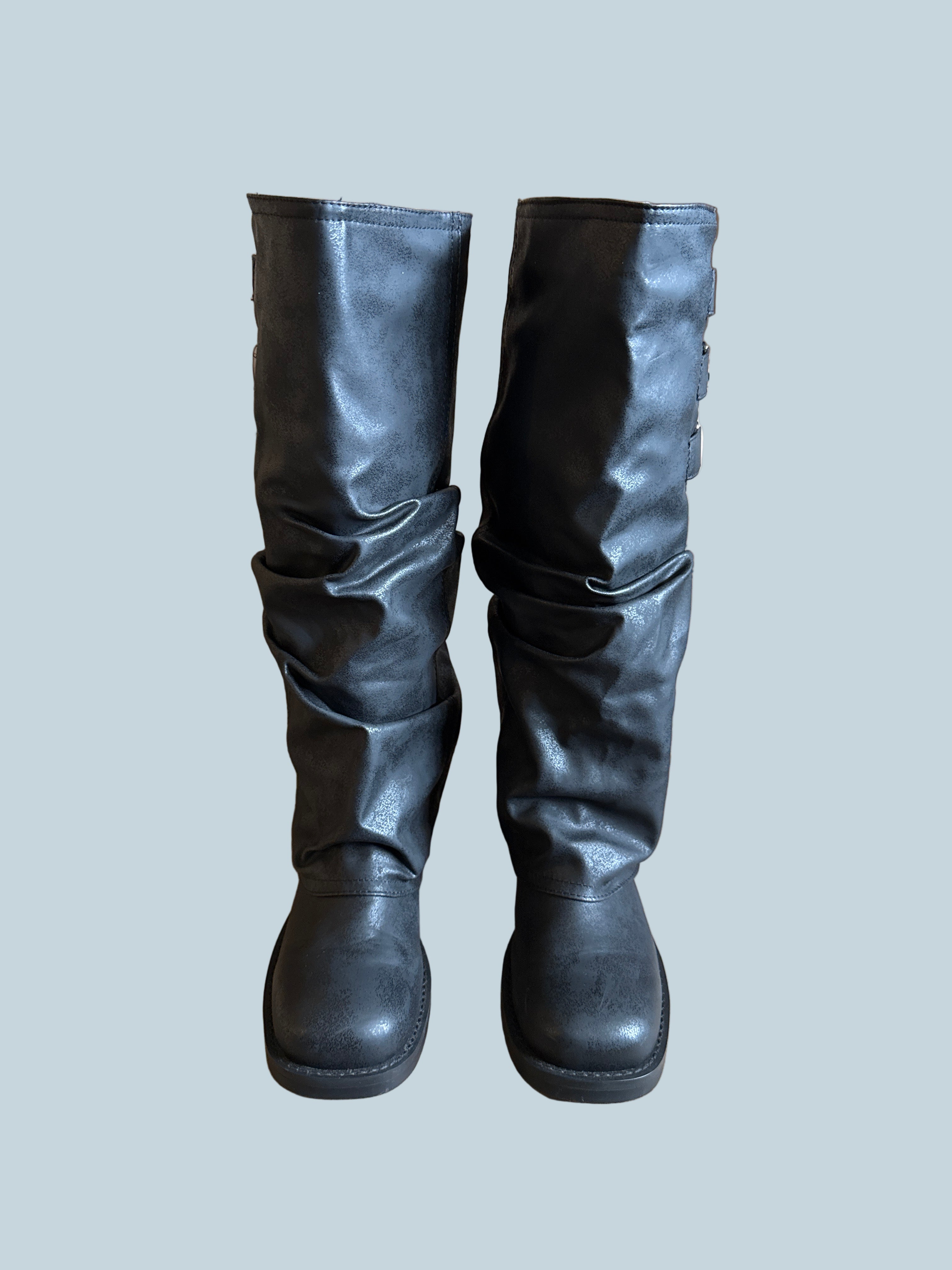 Women Knee High Boot. Secondhand. Size 40