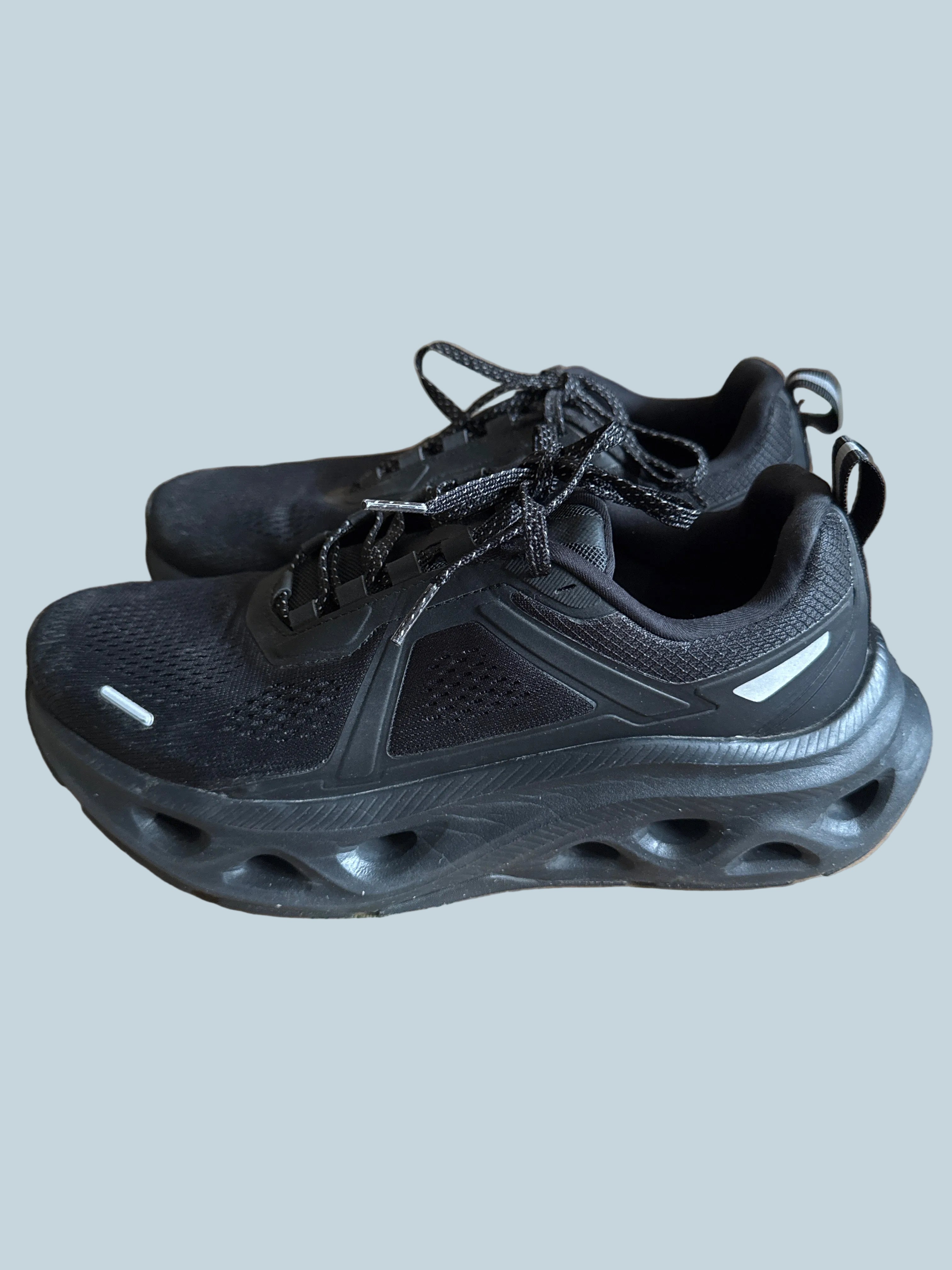 Nortiv8. Men Women Athletic Shoe. Seconhand. Size 9.5