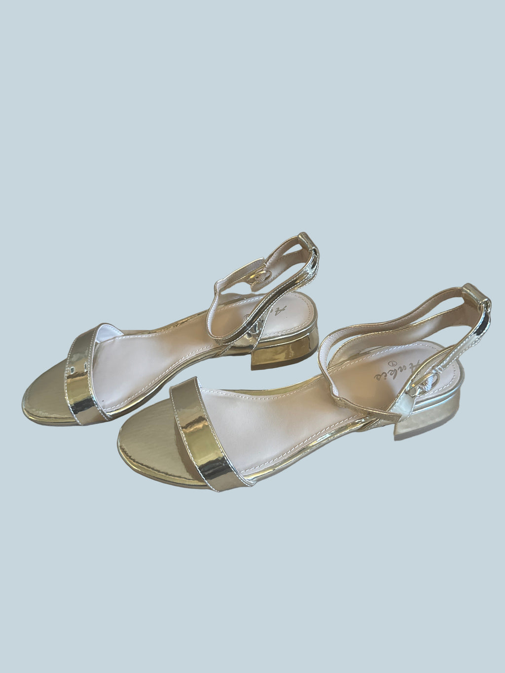 Ankis. Women Shoe Sandals Flat. Like New. Size 7