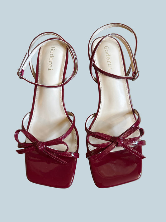 Goderci Women Kitten Heeled Sandals. Like New. Size 10