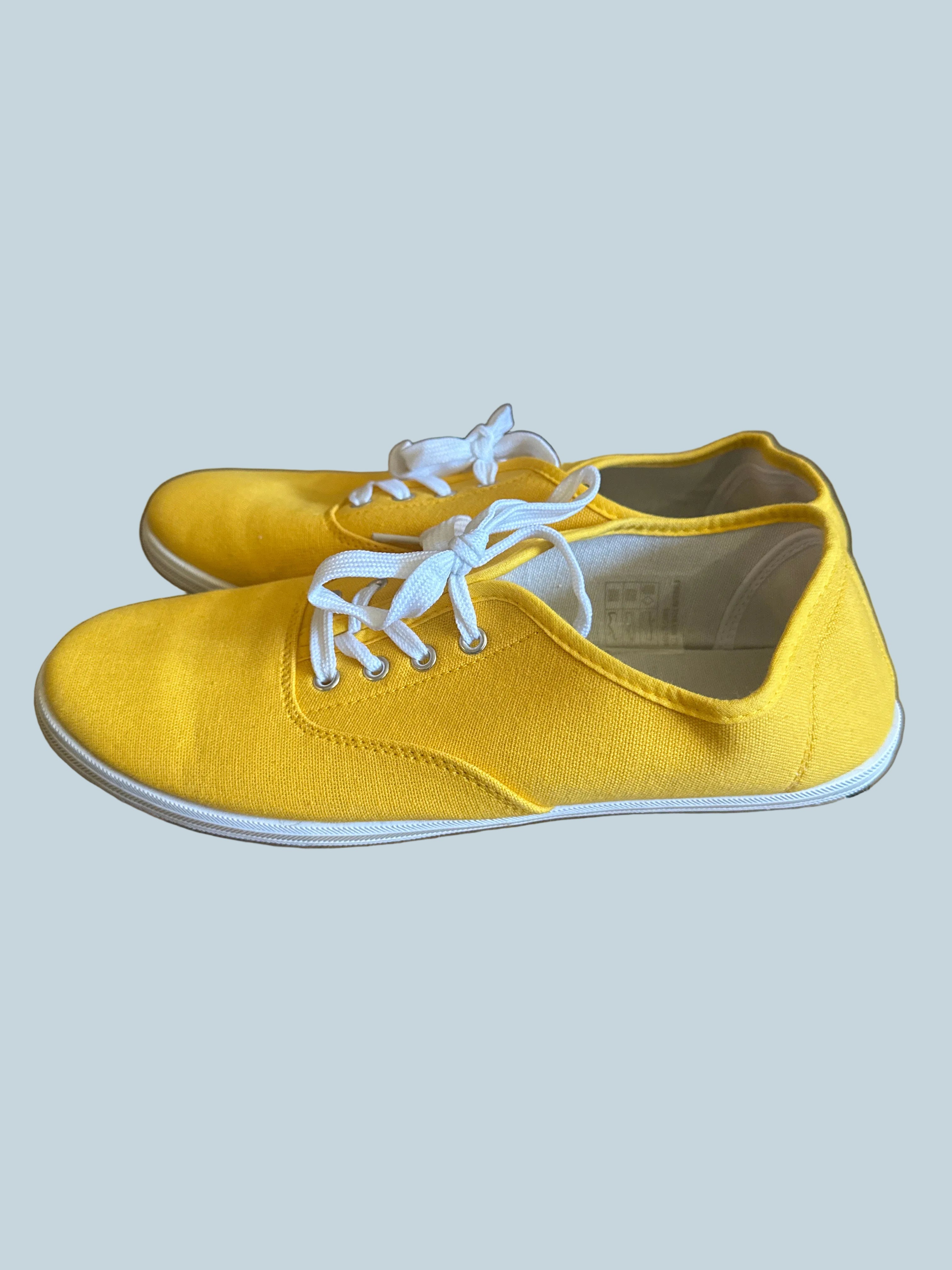 Men Women Canvas Shoe Sneakers. Like NewSize 10