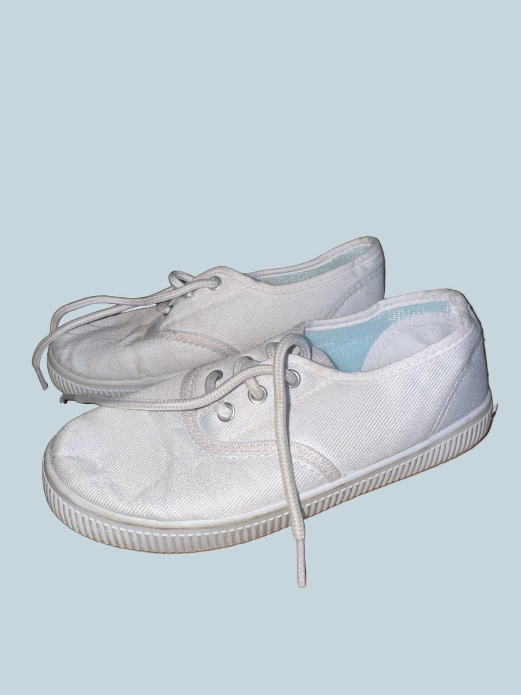 Kids Canvas Shoe Sneakers. Secondhand. Size kids 30