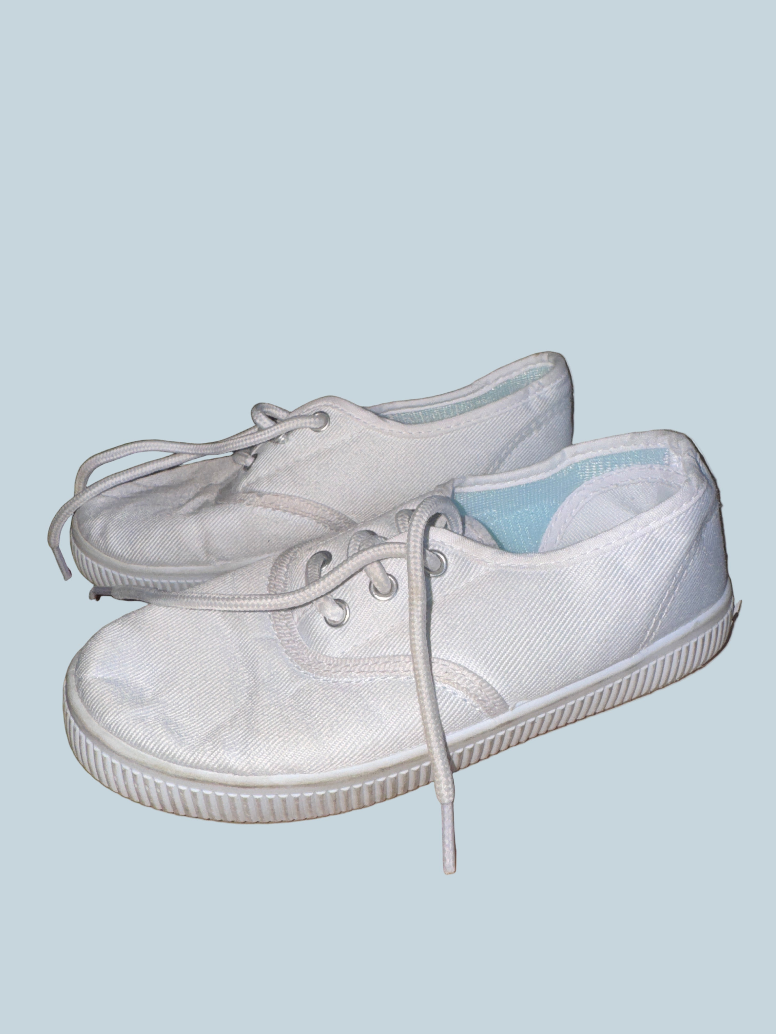 Kids Canvas Shoe Sneakers. Secondhand. Size kids 30