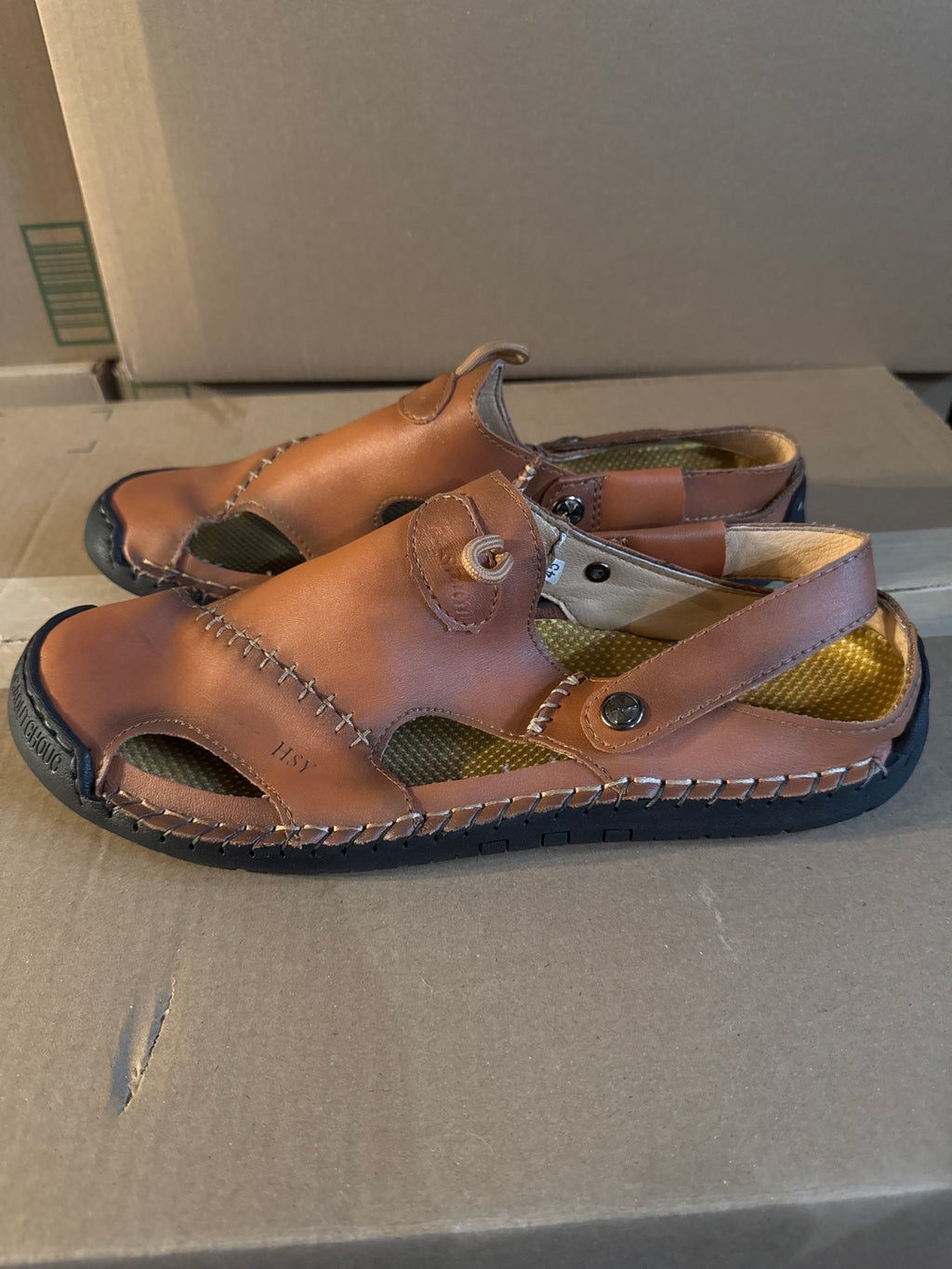 HSY Men Shoe Sandals. Like New. Size 45