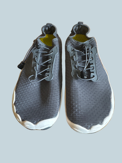 Men Women Water Shoe. Like New. Size 46