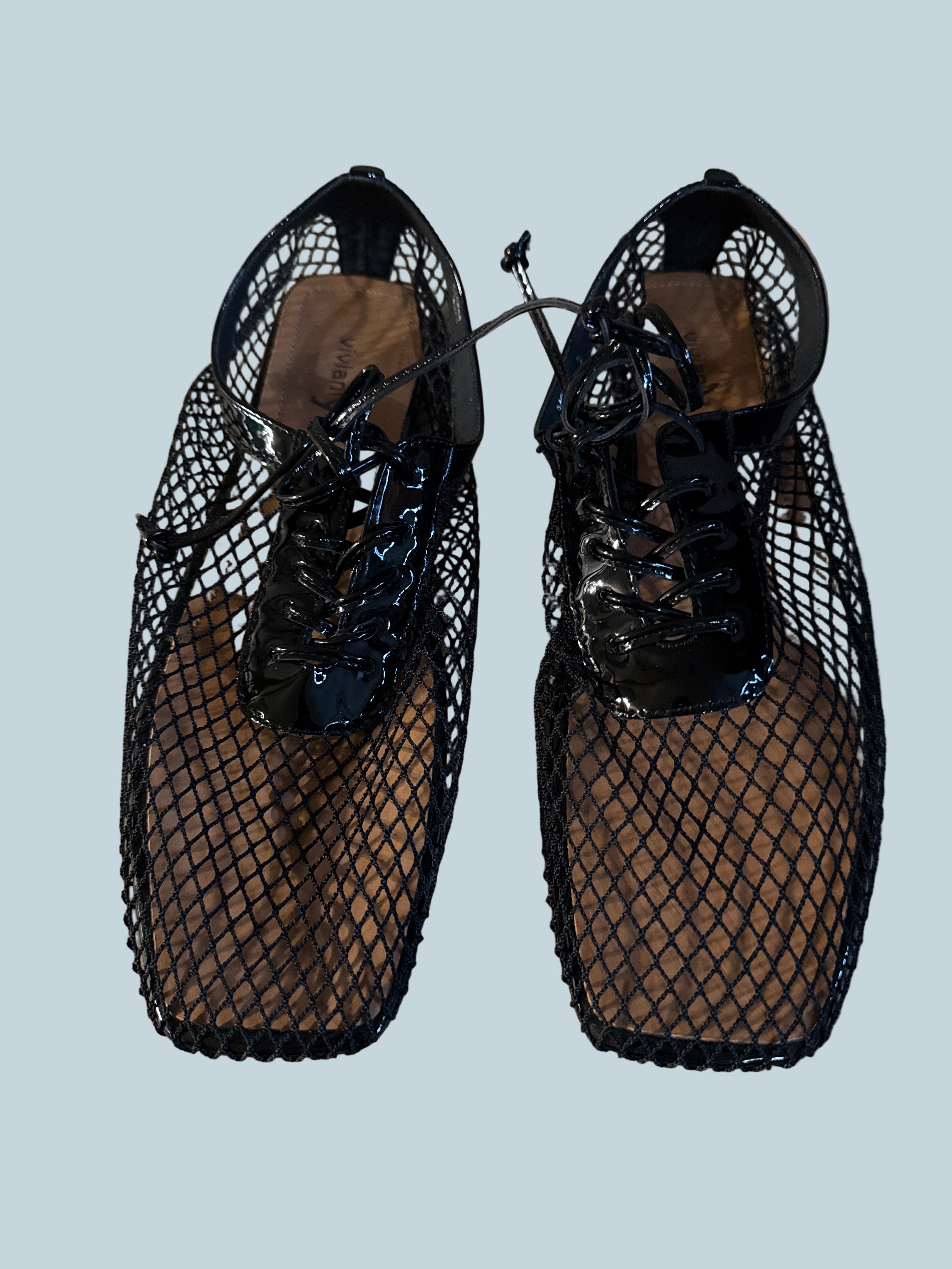 Vivian Women Mesh Net Flat Shoe. Like New. Size 9