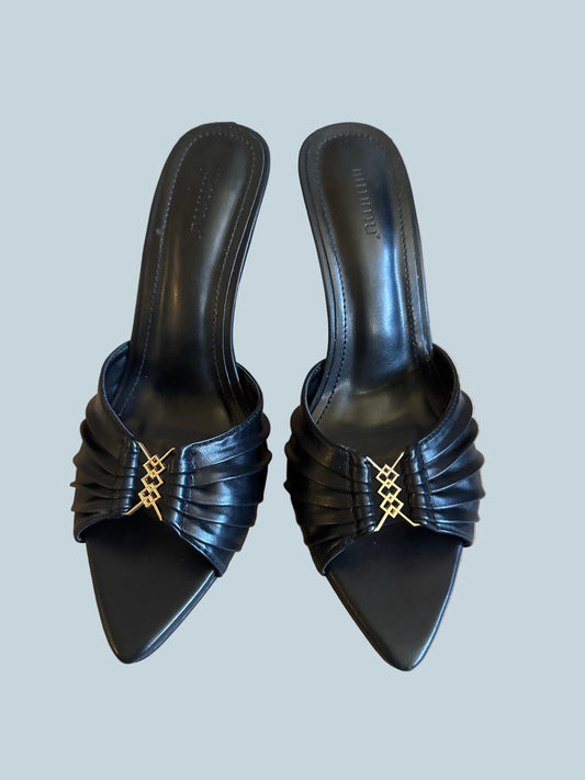 iiimmu Women heeled Slide sandals. Secondhand. Size 7.5