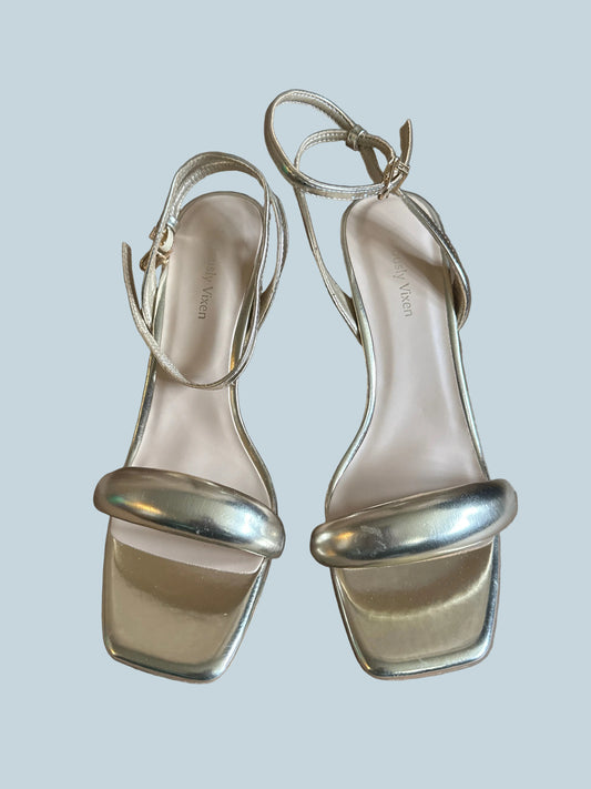 viciously vixen Women Heeled Sandals. Like New. Size 9