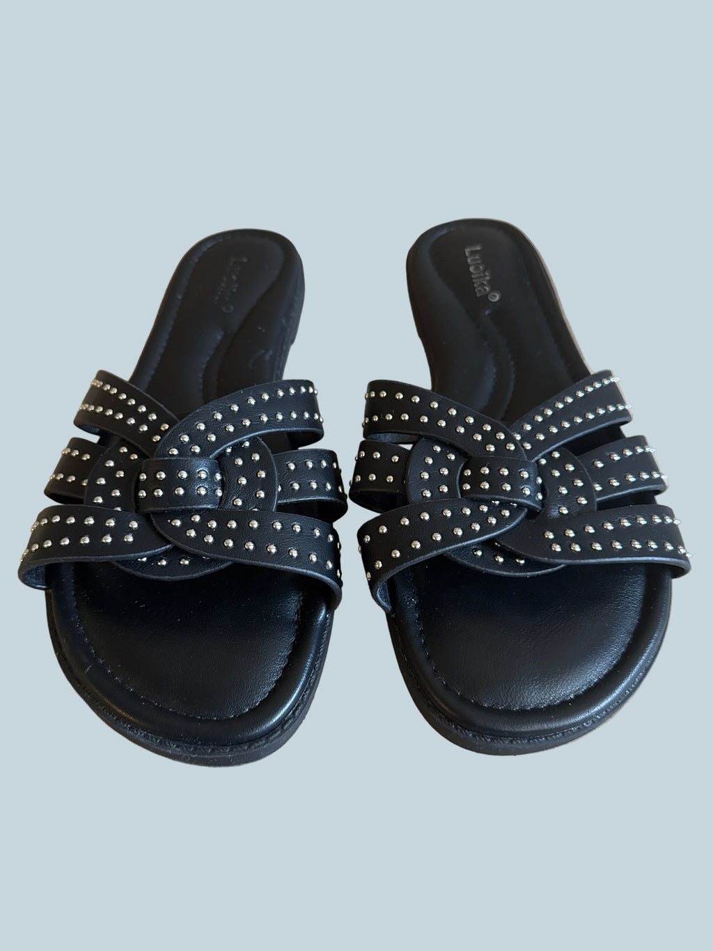 Louika Woman Wide Slide Shoe Sandals. Secondhand. Size 9