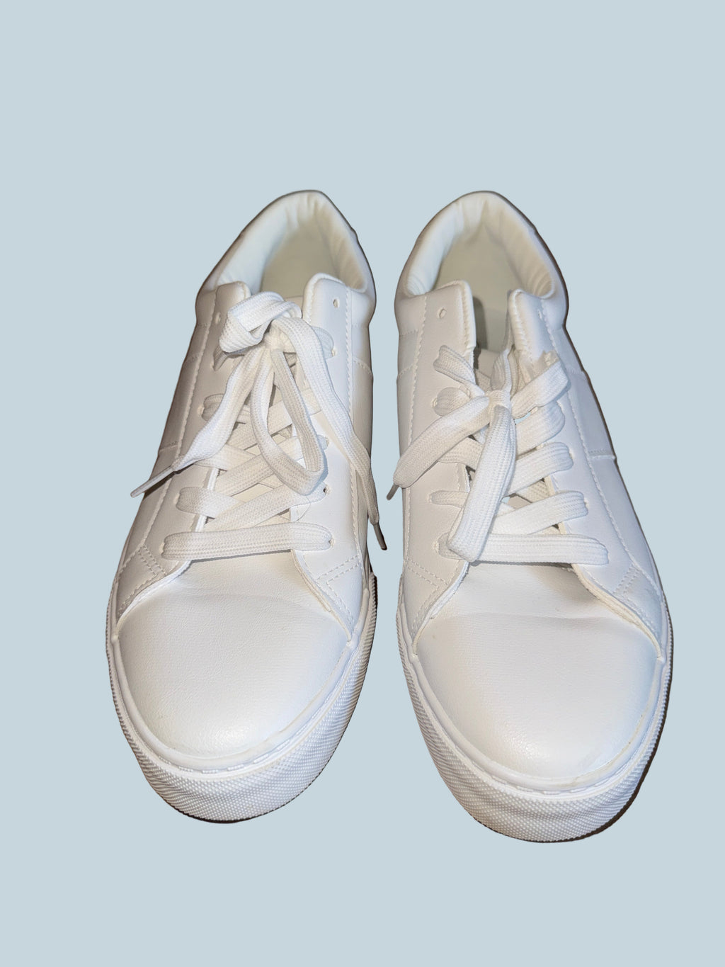 Like New. Men Women Casual Canvas Sneakers Shoe. Size 10.5