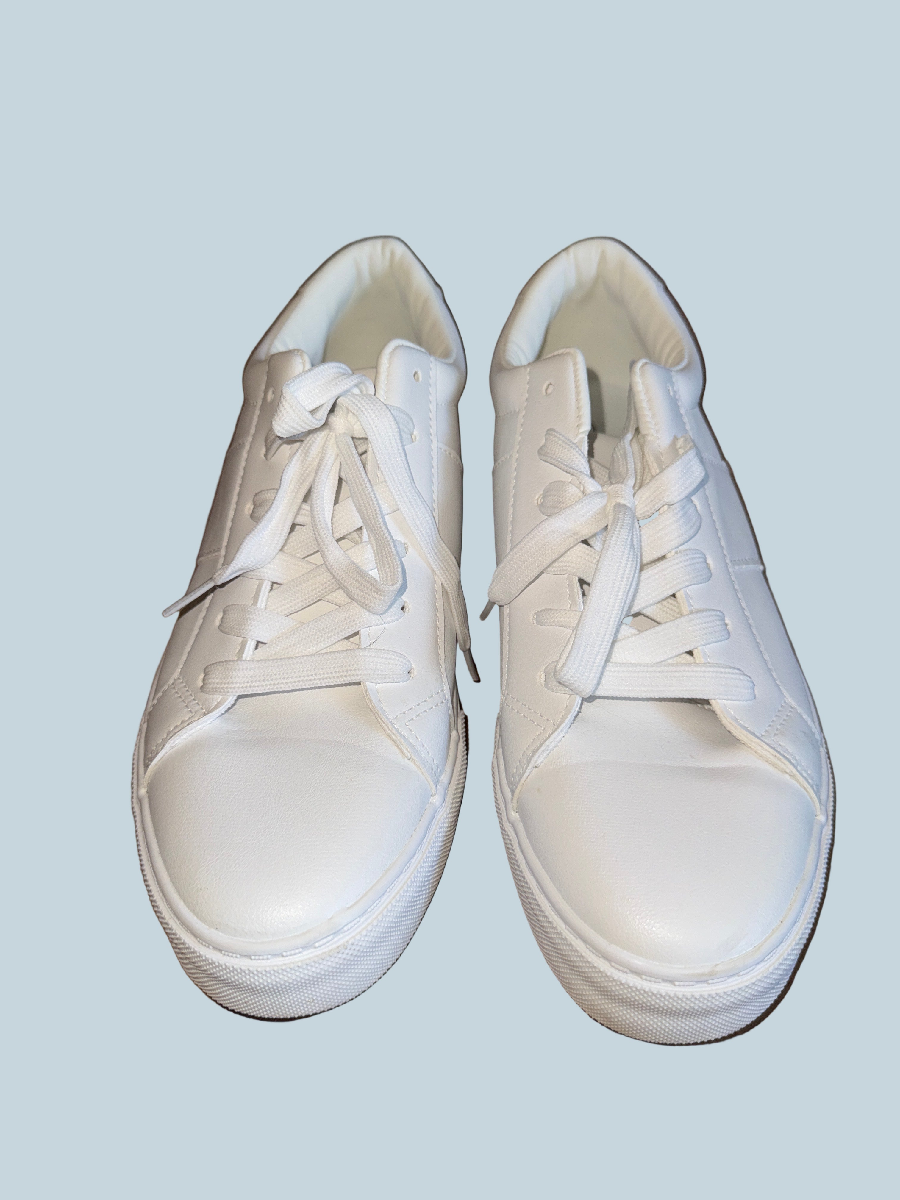 Like New. Men Women Casual Canvas Sneakers Shoe. Size 10.5