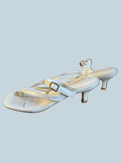 Coutgo Women Kitten Heeled Shoe Sandals. Secondhand. Size 6