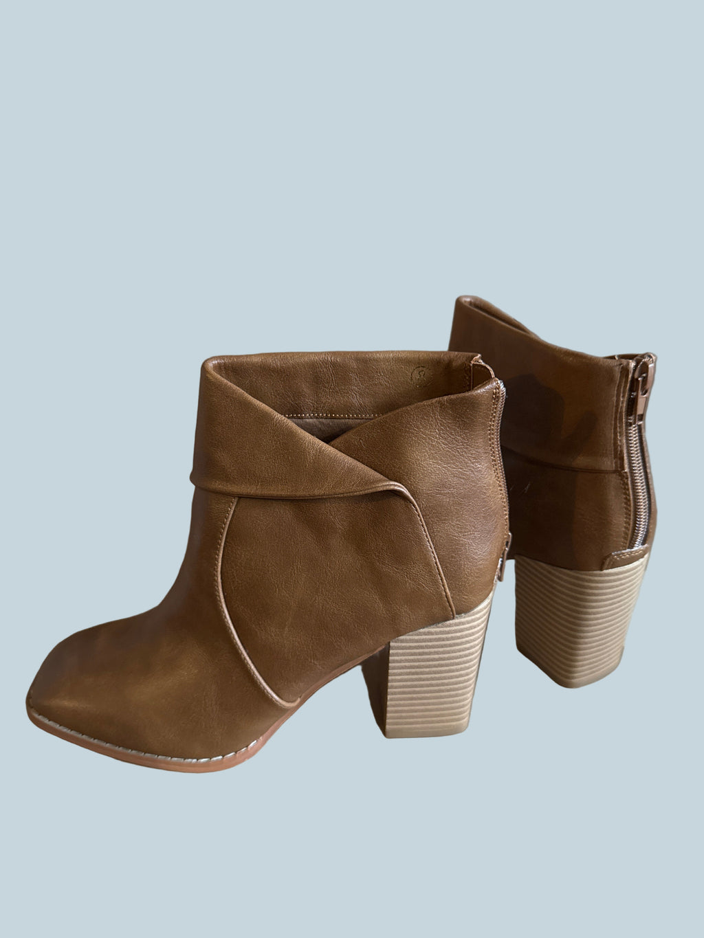 ZBY Women Block Heeled Boots. Like New. Size 7.5