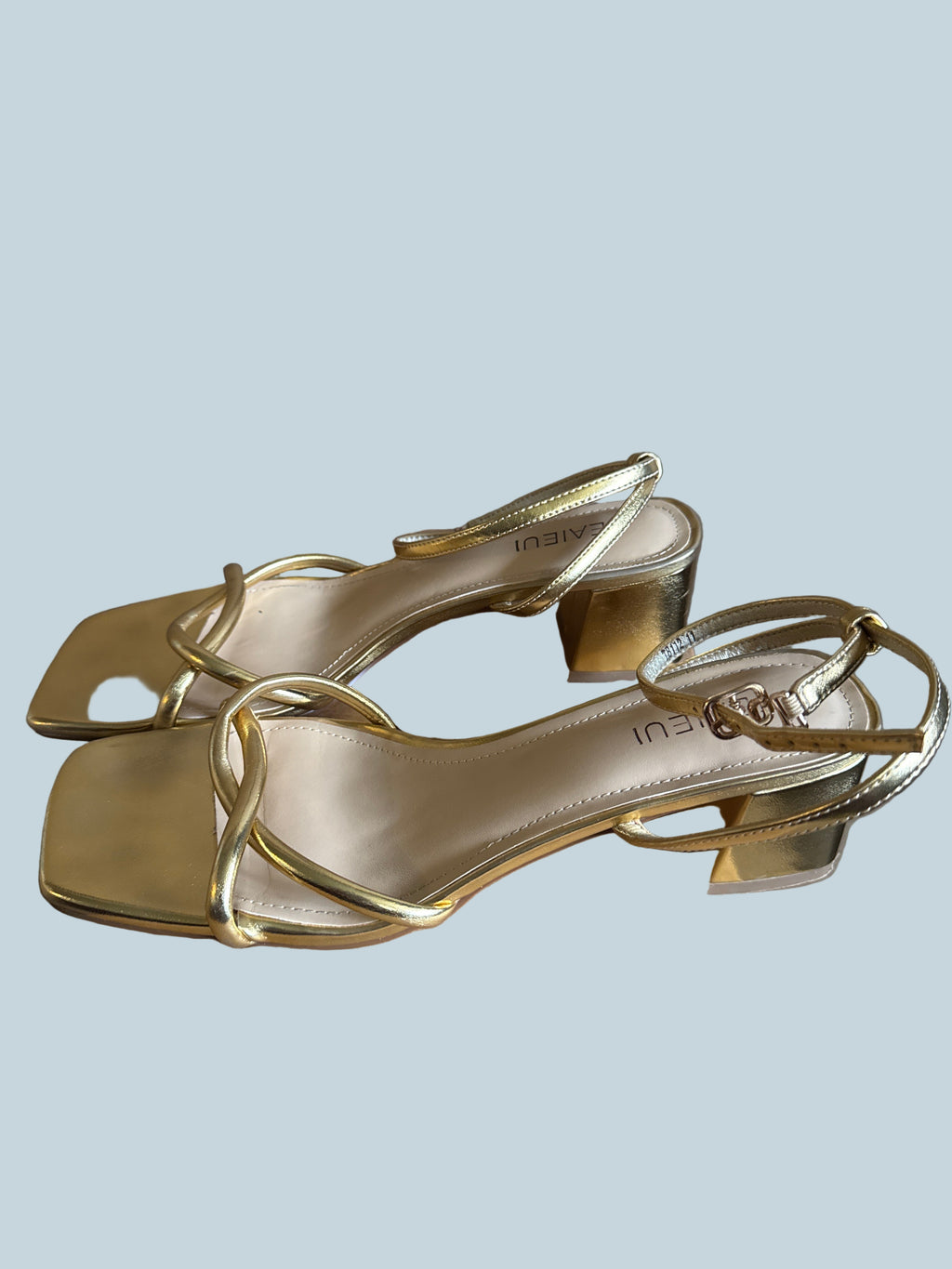 Teaieui Women Block Heeled Shoe Sandals. Second hand. Size 11