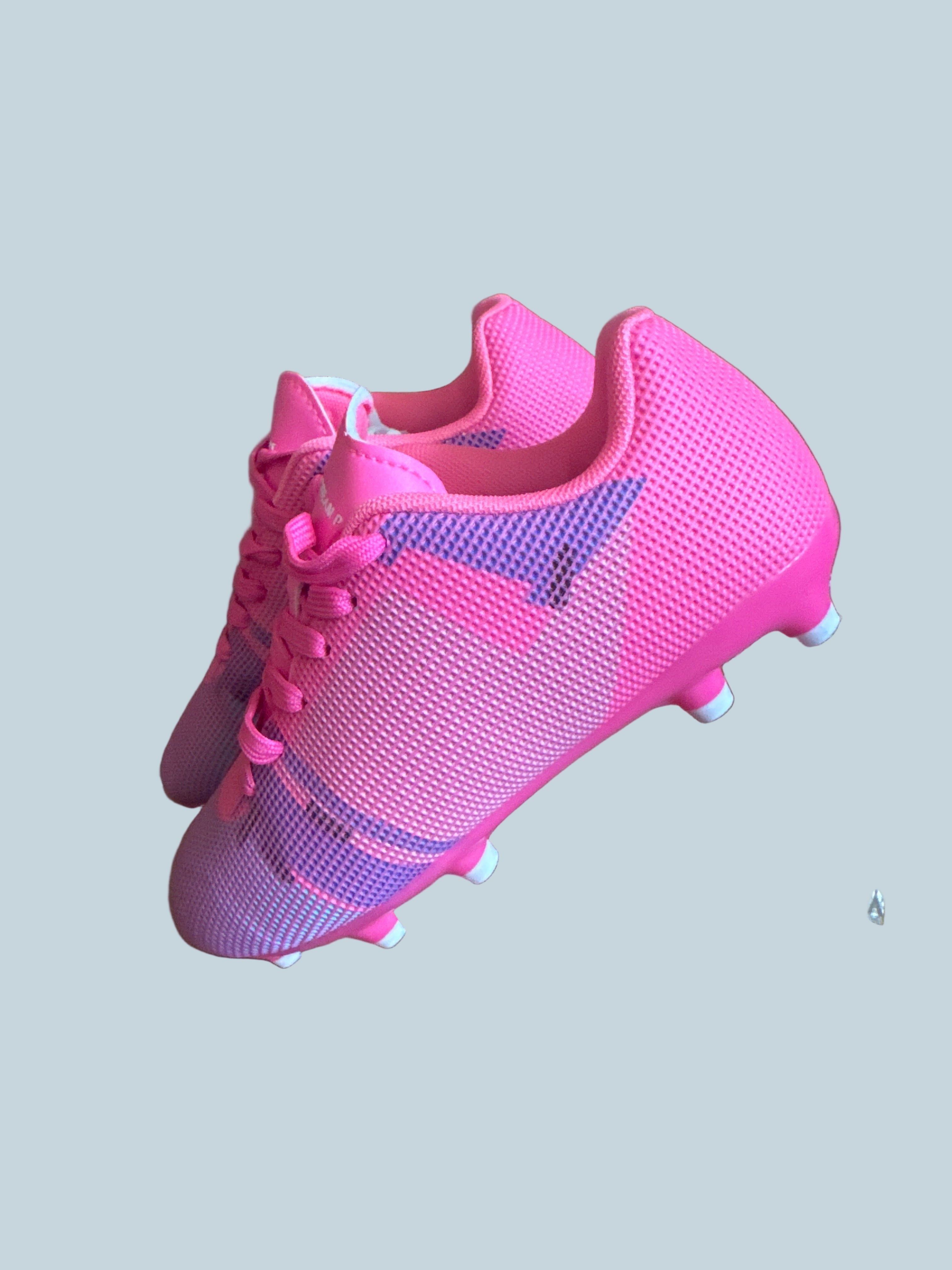 Dream pairs Kids Girls soccer shoes. Like New. Size 2