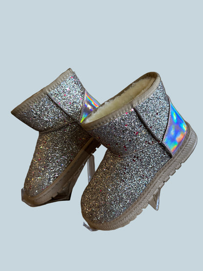 Kids Girls Glitter Cozy Ankle Boot. Like New. kid Size 3