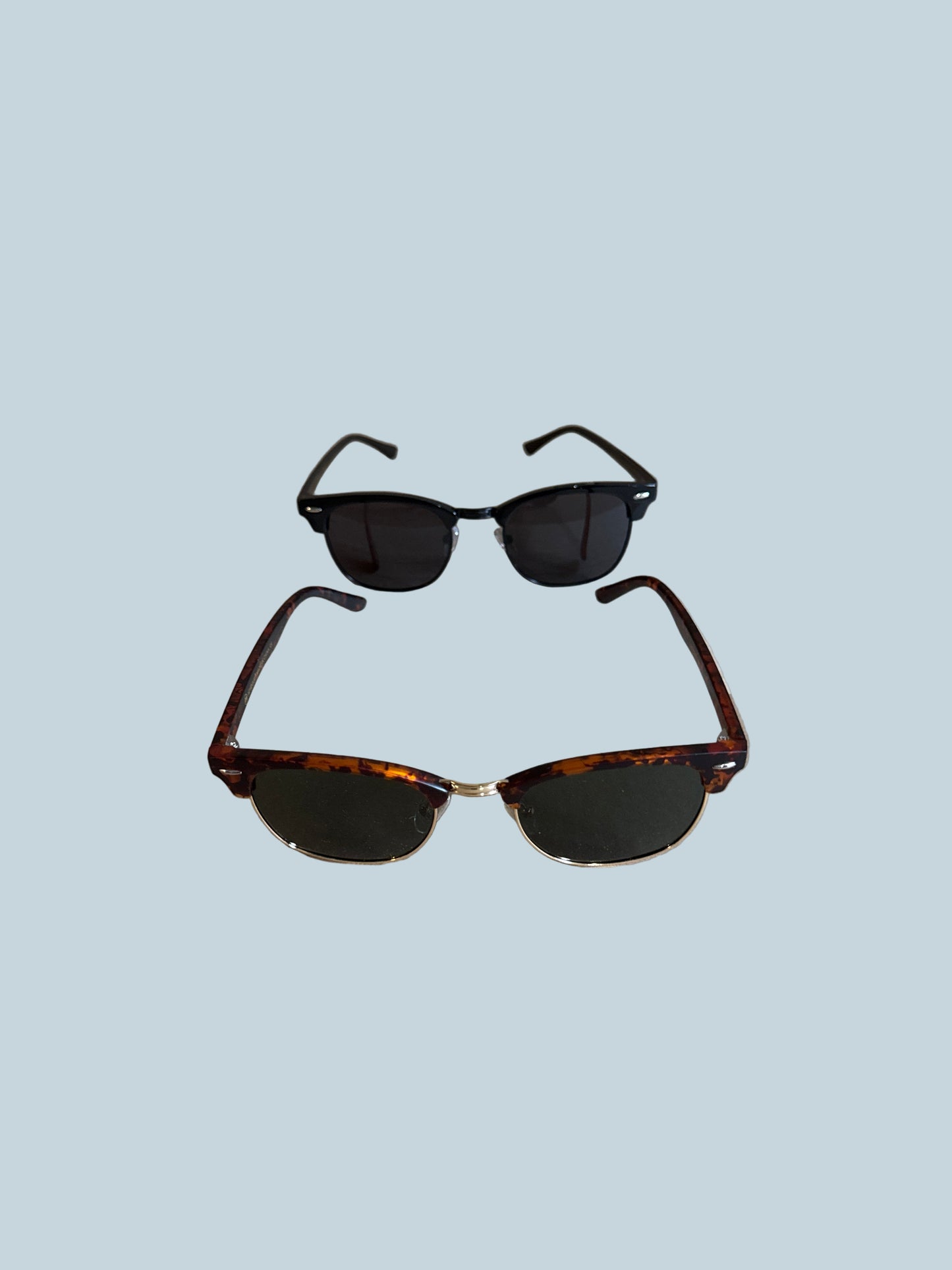 Sunglasses. Like New. Set.