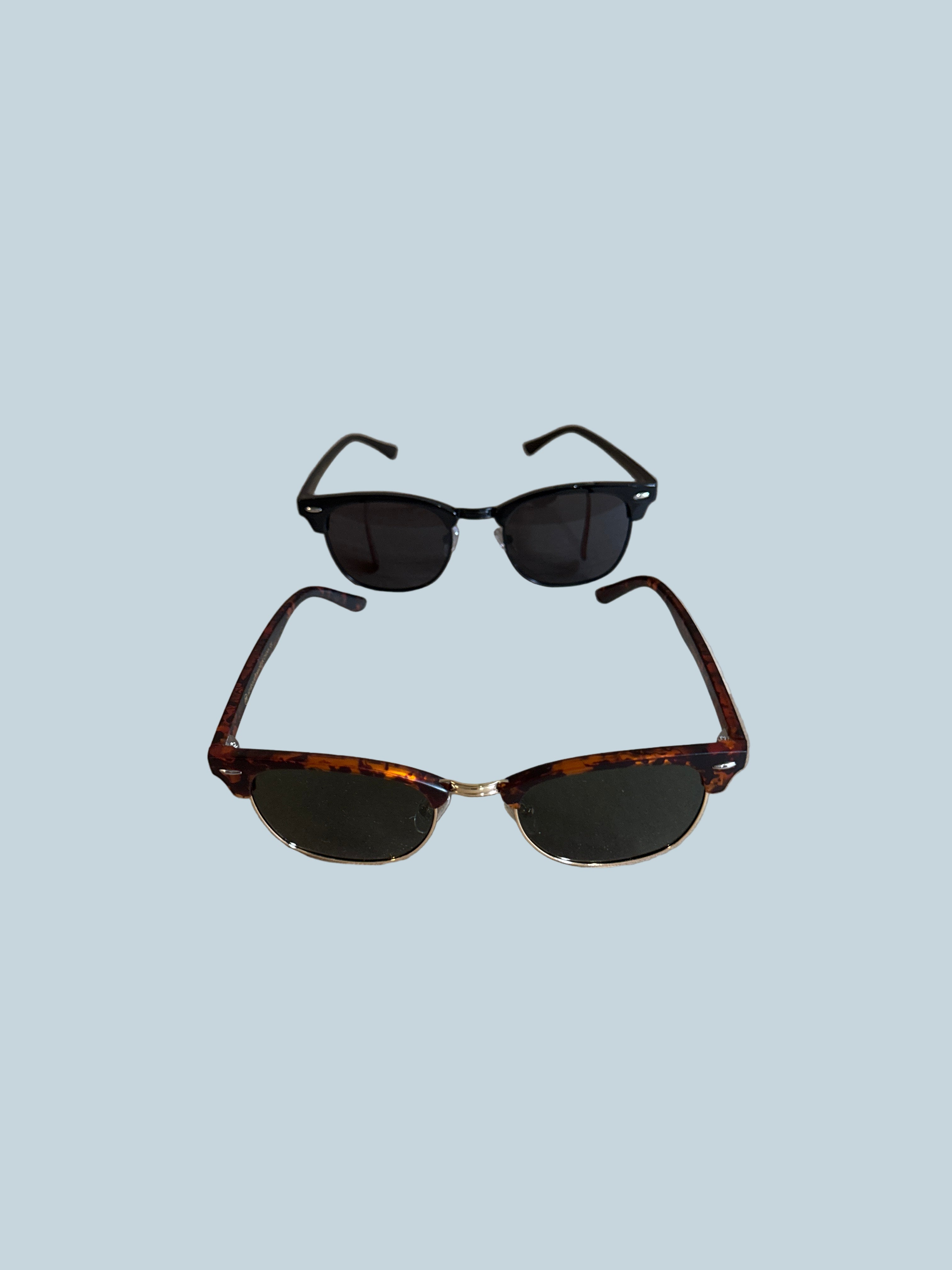 Sunglasses. Like New. Set.