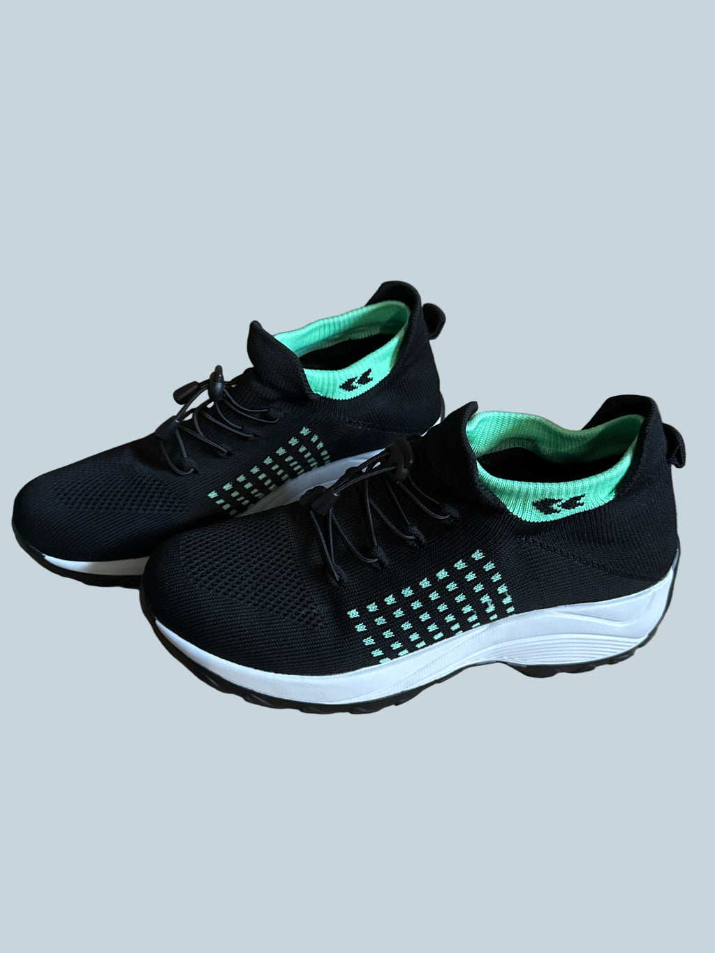 Stunahome Women Walking Shoe Sneakers. Like New. Size 41