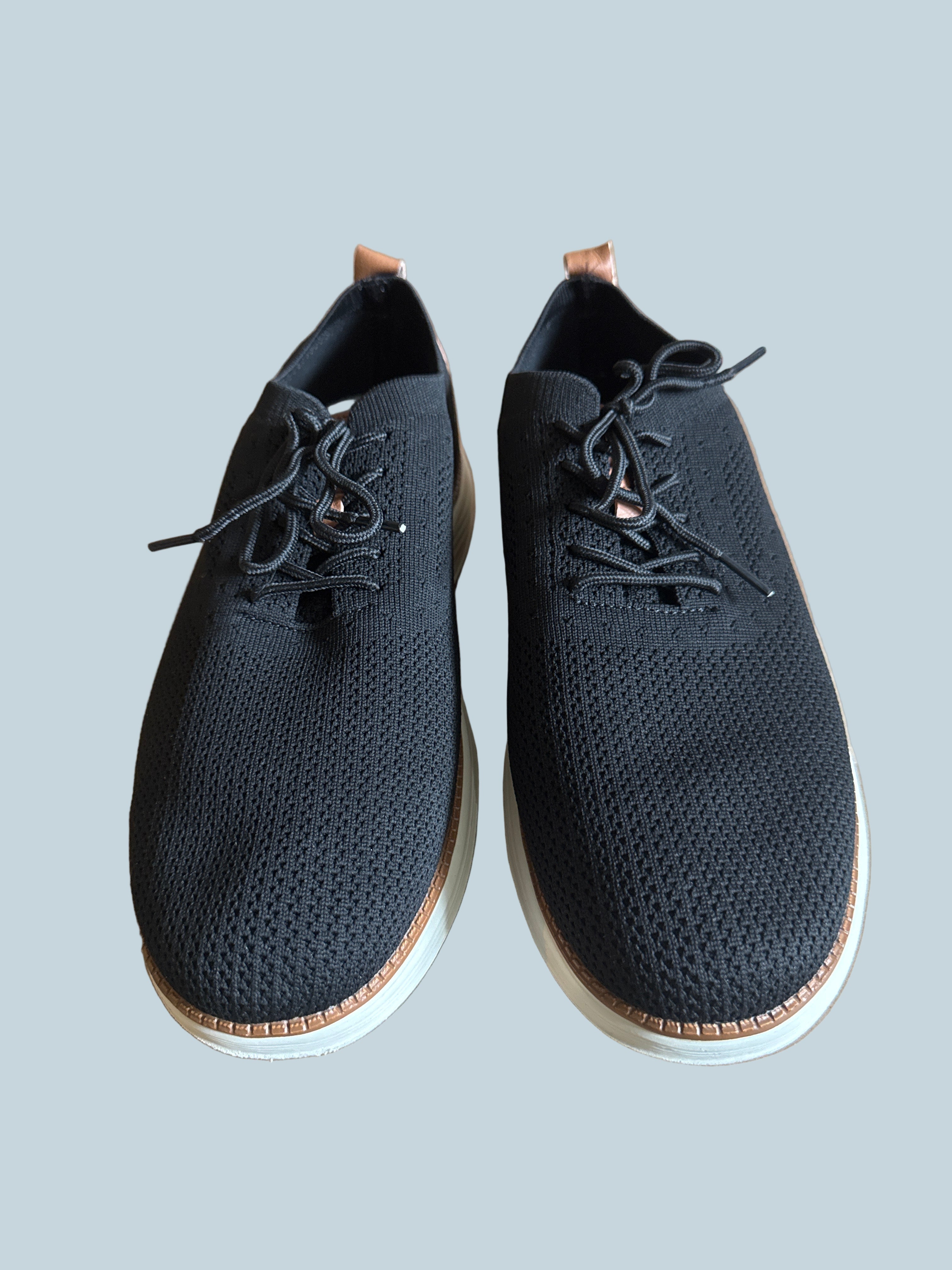 Vilocy Men Casual Walking Shoe. Like  New. Size 44