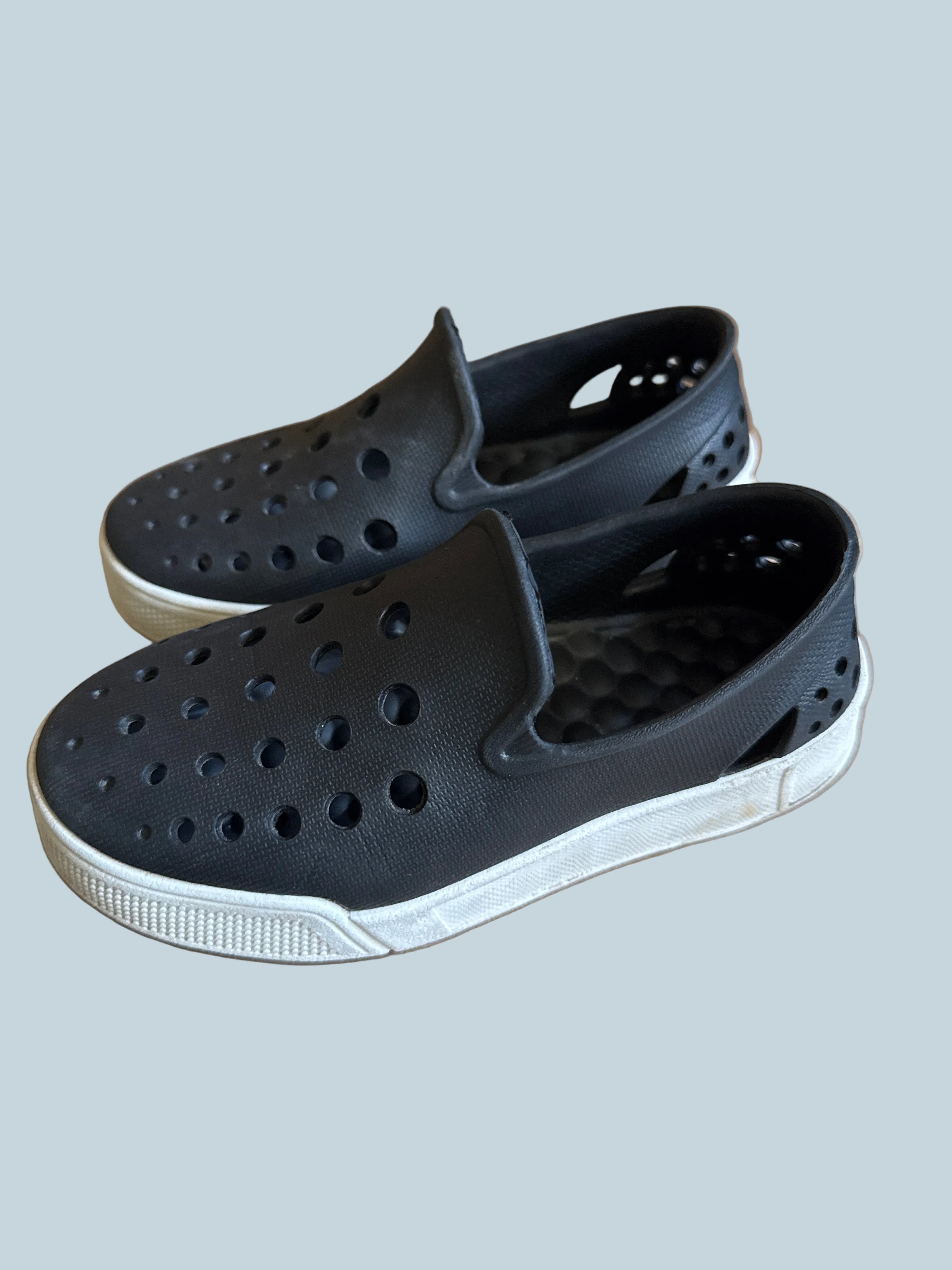 Kids Slip-on Boys  Girls Shoe Sandals. Secondhand. Toddler Size 9-10