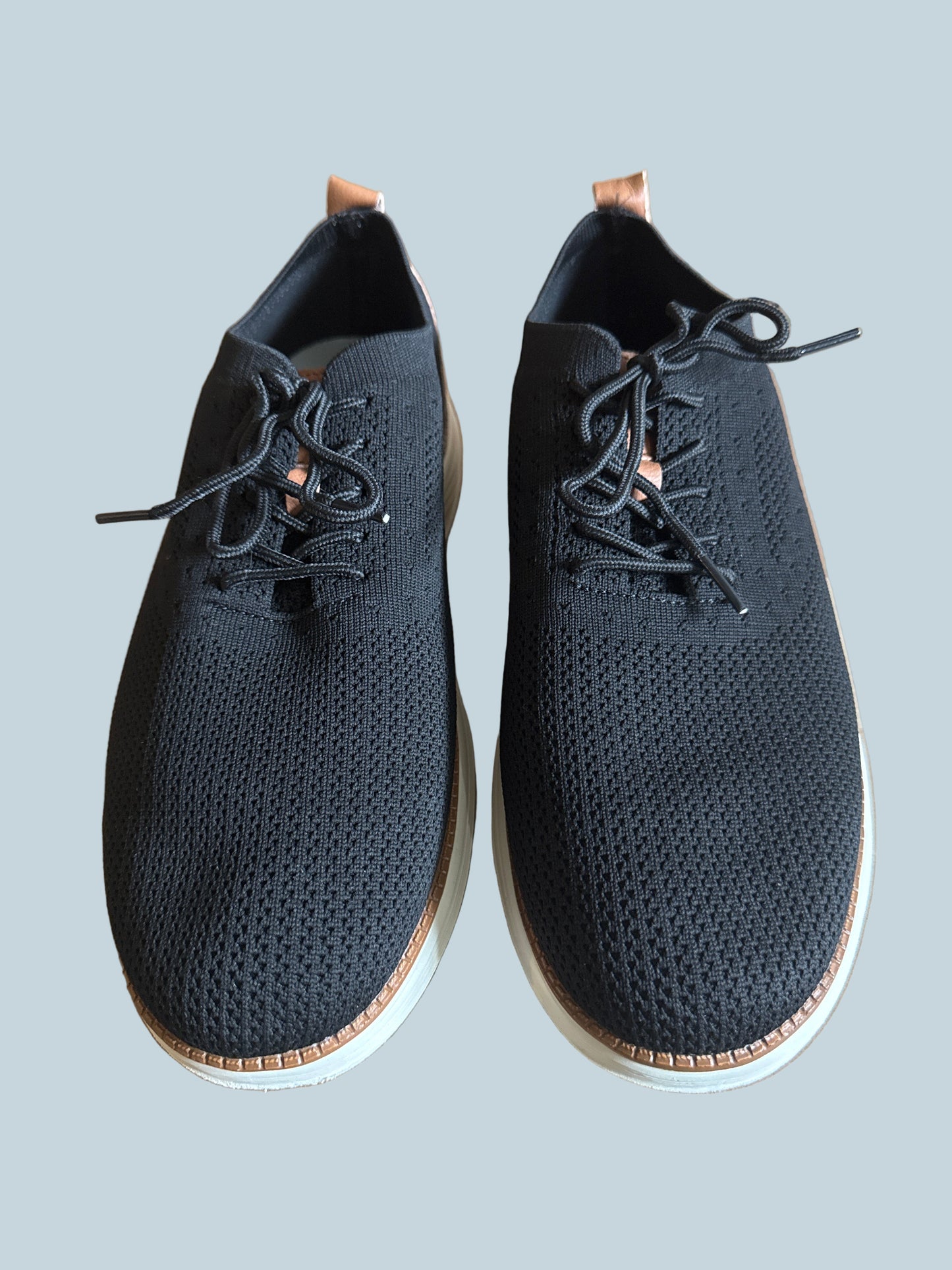 Vilocy Men Casual Walking Shoe. Like  New. Size 44