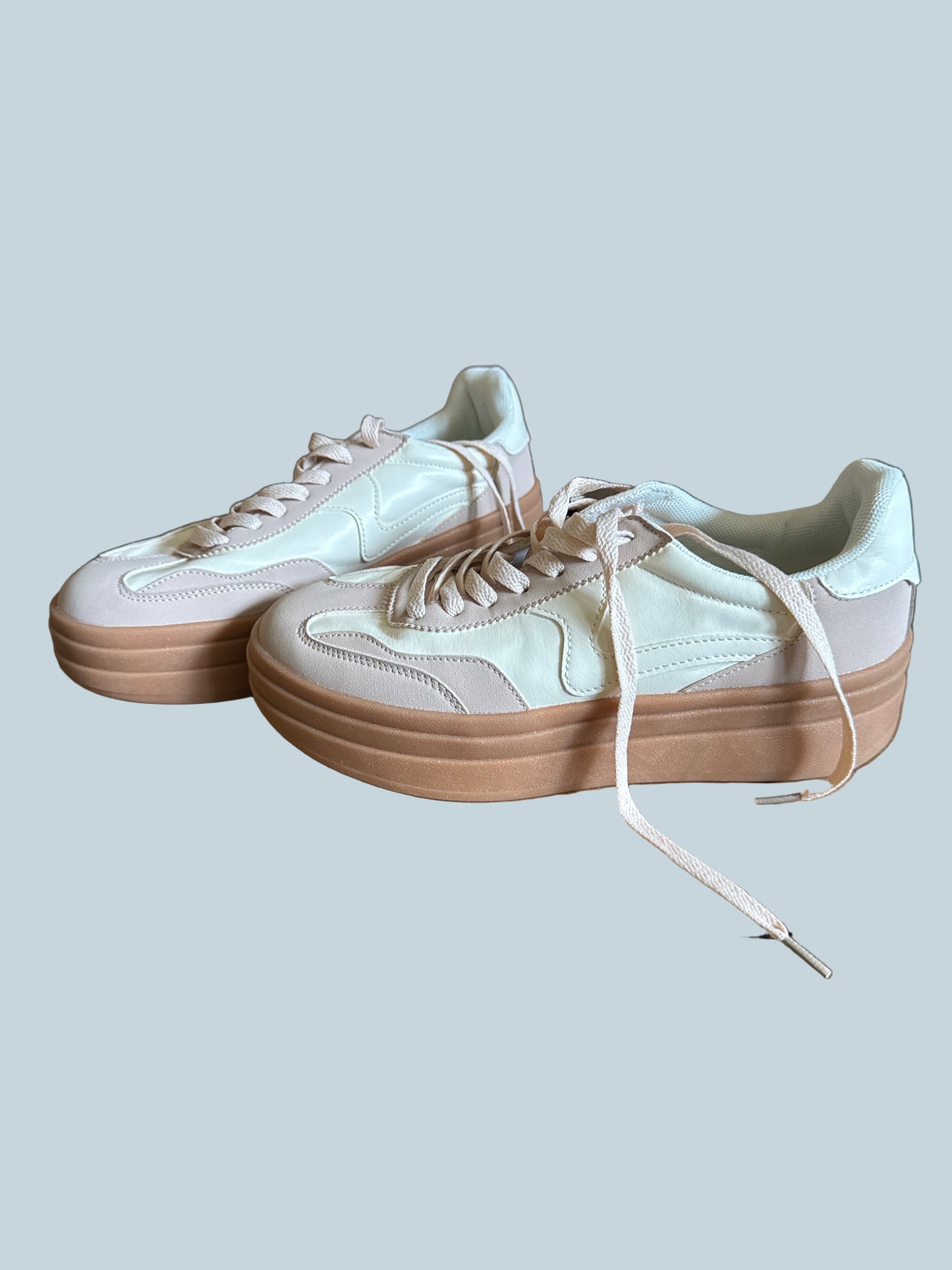 Women Platform Casual Canvas Shoe Sneakers. Like New. Size 8