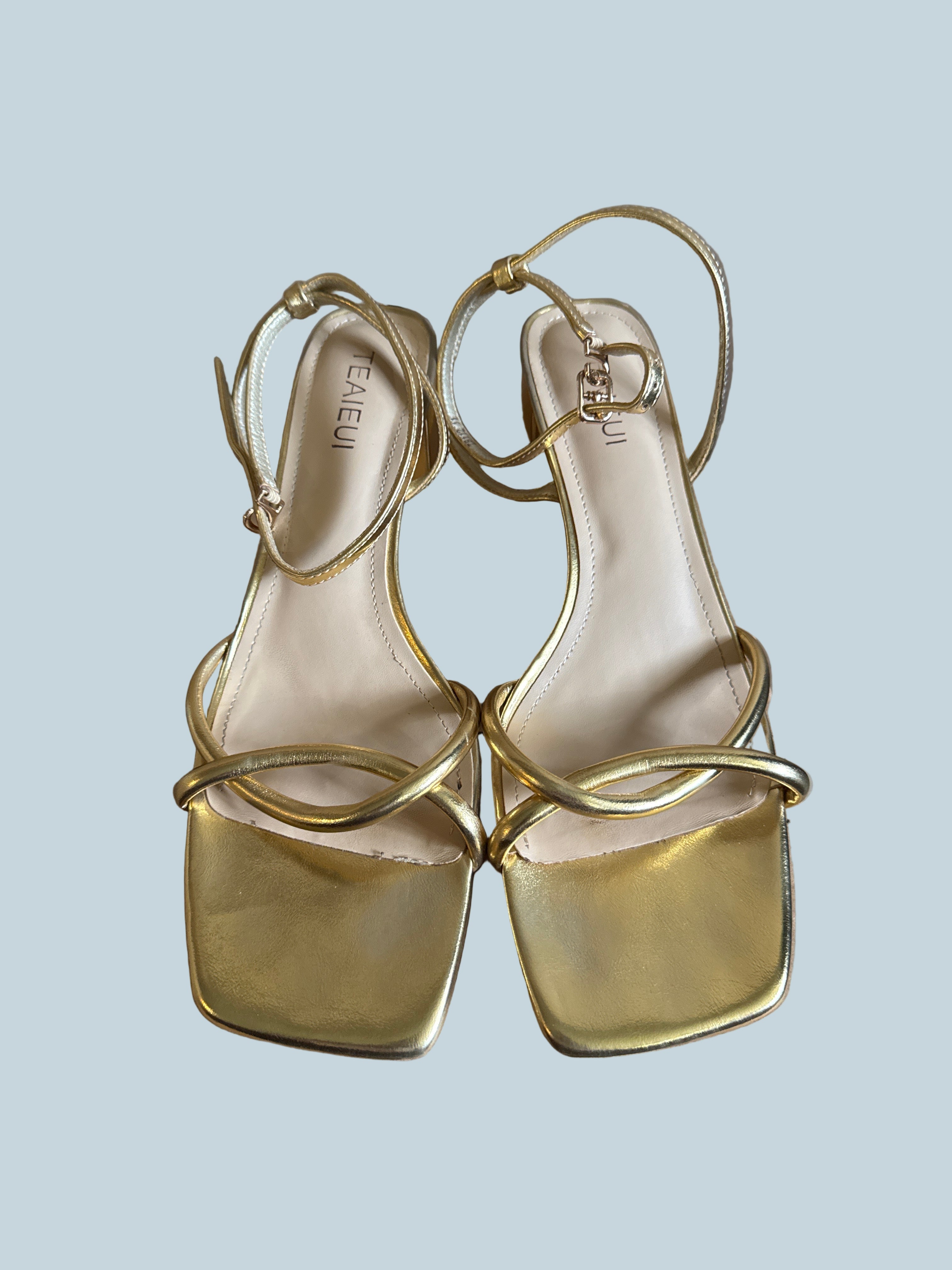 Teaieui Women Block Heeled Shoe Sandals. Second hand. Size 11