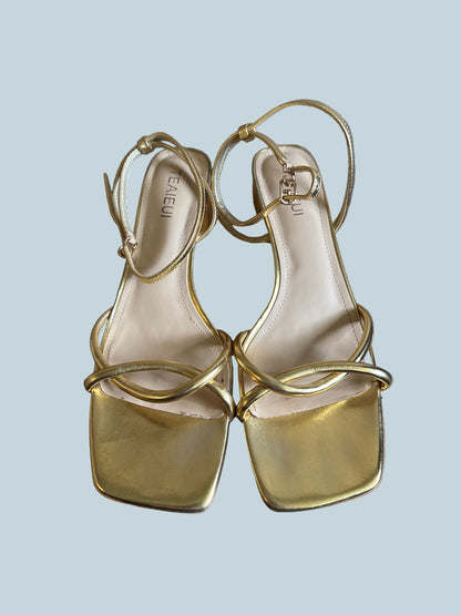 Teaieui Women Block Heeled Shoe Sandals. Second hand. Size 11